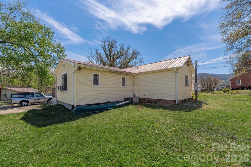 11 Porter Rd, Asheville, NC 28803