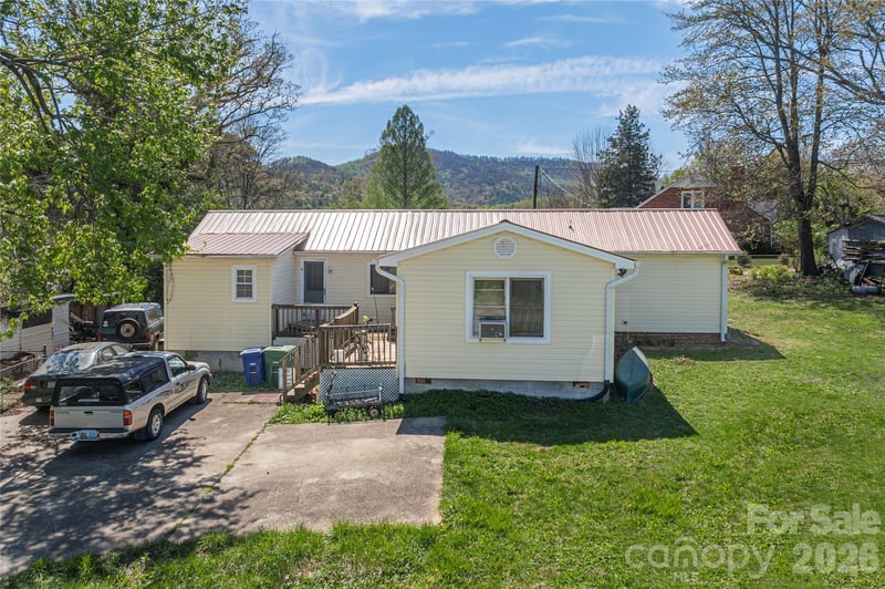 11 Porter Rd, Asheville, NC 28803