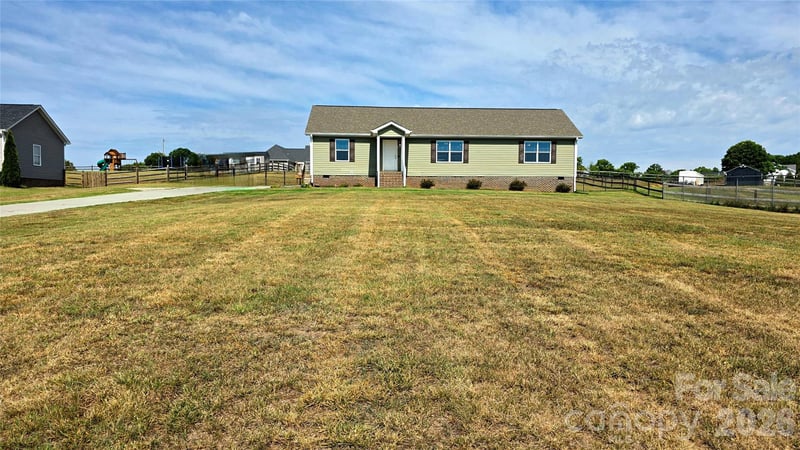 154 Back Acres Ln, Kannapolis, NC 28081