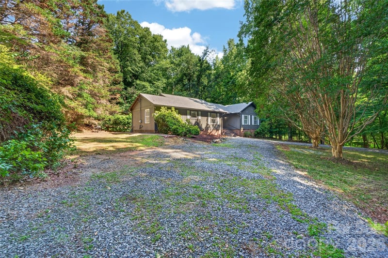 4531 Belhaven Forest Dr, Gastonia, NC 28056
