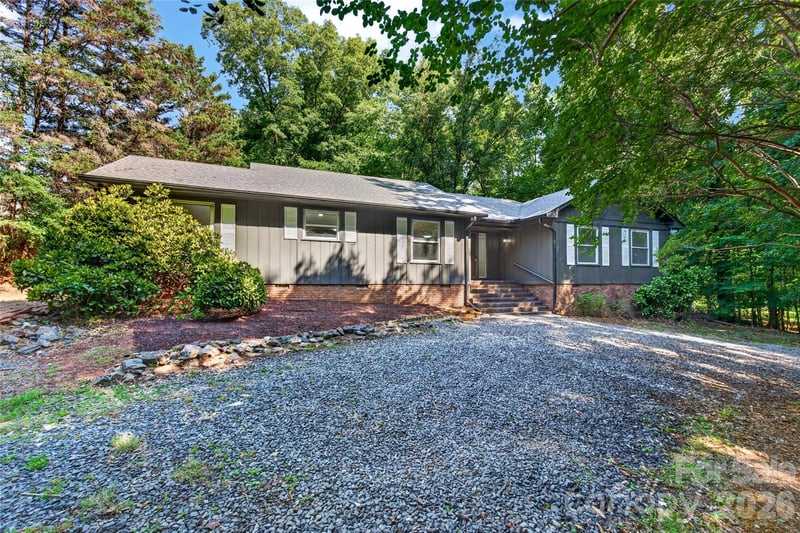 4531 Belhaven Forest Dr, Gastonia, NC 28056