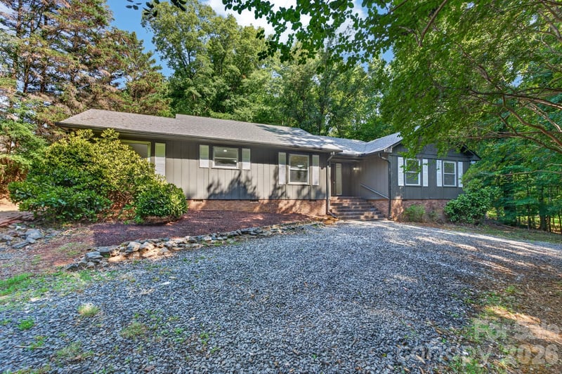 4531 Belhaven Forest Dr, Gastonia, NC 28056