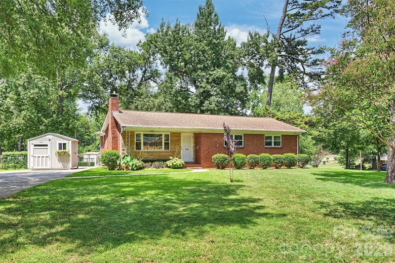 2134 Bromwich Rd, Charlotte, NC 28208