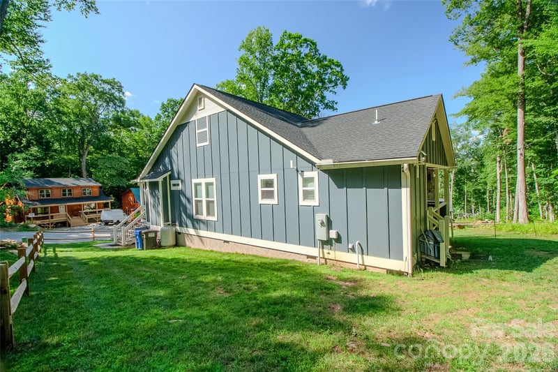611 Twinbrook Ln, Maggie Valley, NC 28751