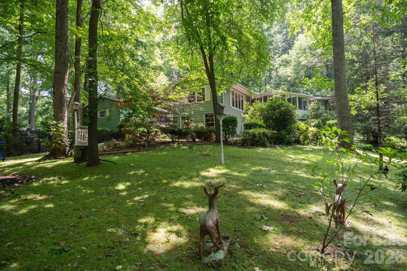 104 Ash Dr, Maggie Valley, NC 28751