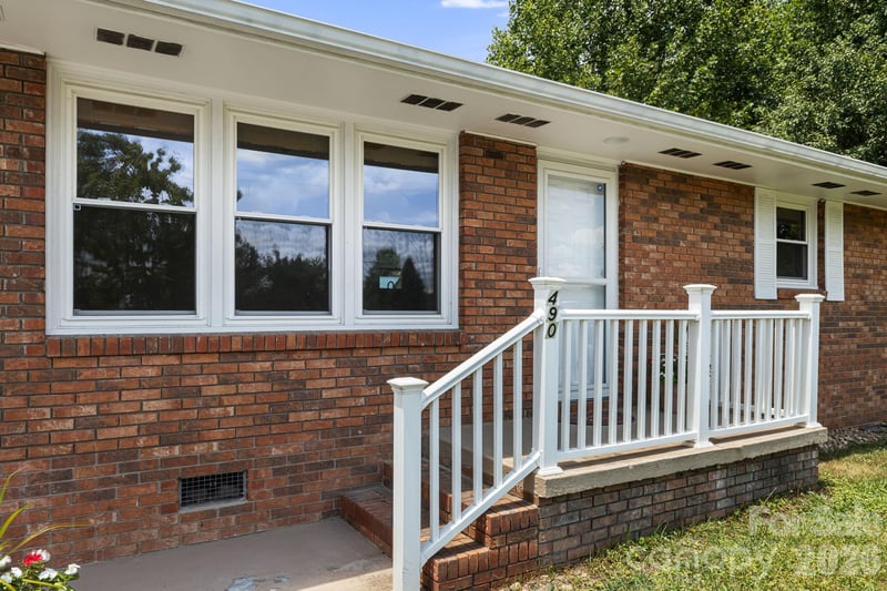 490 Ecusta Rd, Brevard, NC 28712
