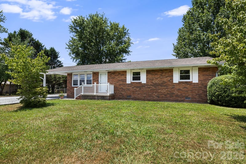 490 Ecusta Rd, Brevard, NC 28712