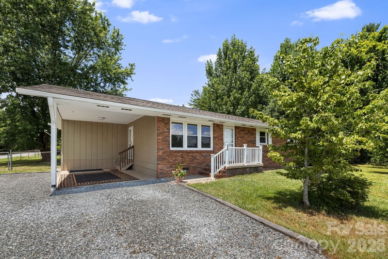490 Ecusta Rd, Brevard, NC 28712