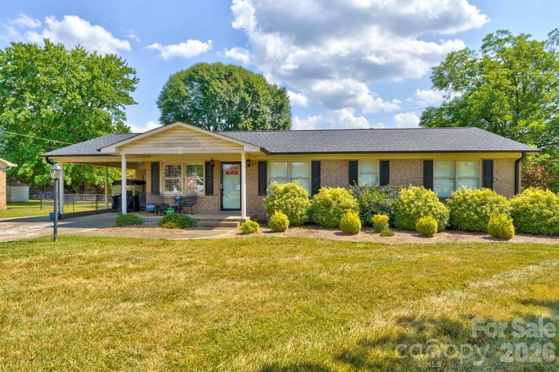 1014 Ranbar St, Cherryville, NC 28021