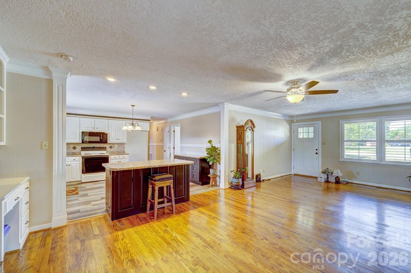 1014 Ranbar St, Cherryville, NC 28021