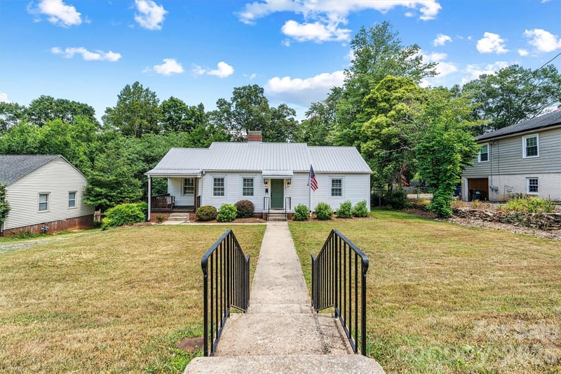 1252 11th St, Hickory, NC 28601
