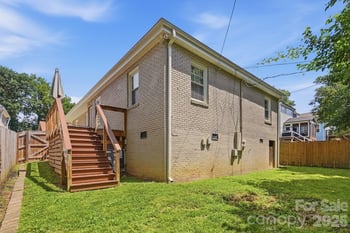 417 Woodvale Pl, Charlotte, NC 28208