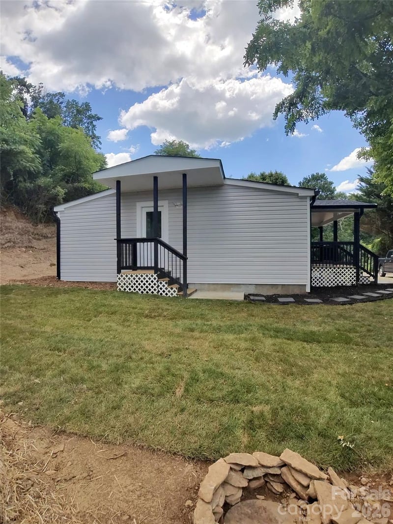 64 P J Dr, Waynesville, NC 28786