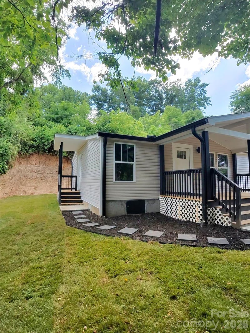 64 P J Dr, Waynesville, NC 28786