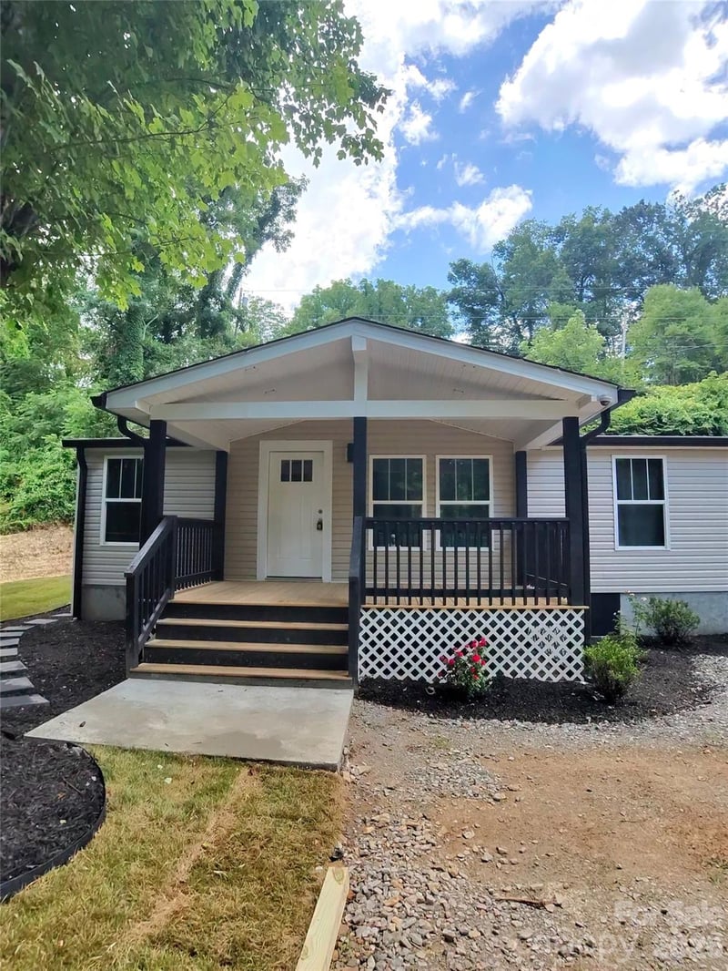 64 P J Dr, Waynesville, NC 28786