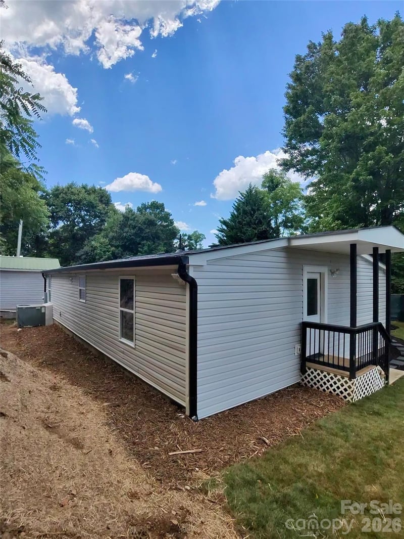 64 P J Dr, Waynesville, NC 28786