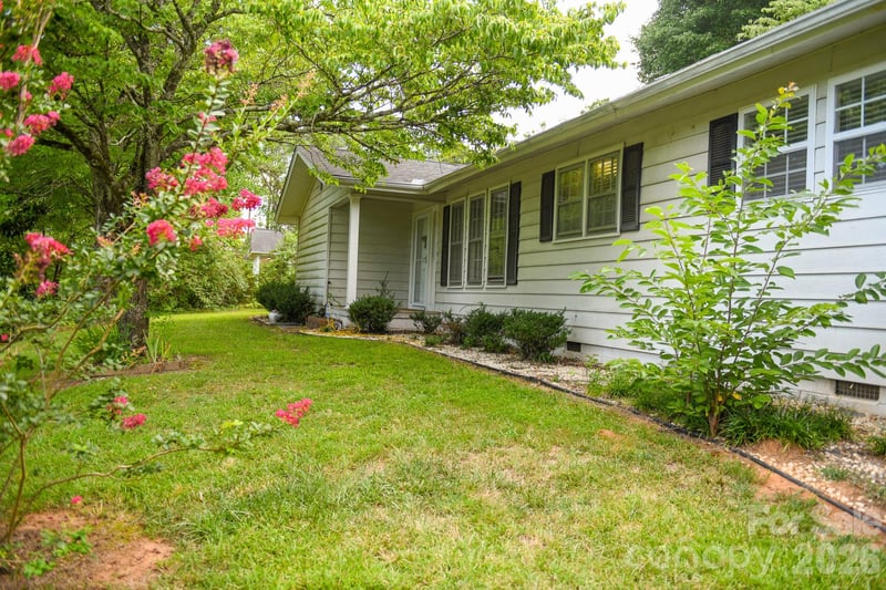 616 Pineview Lakes Rd, Chester, SC 29706