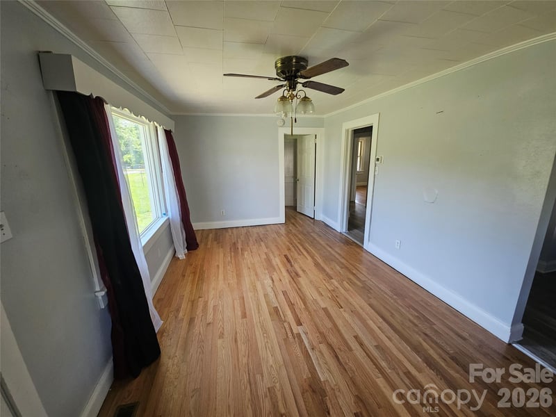 1515 16th Ave, Hickory, NC 28601