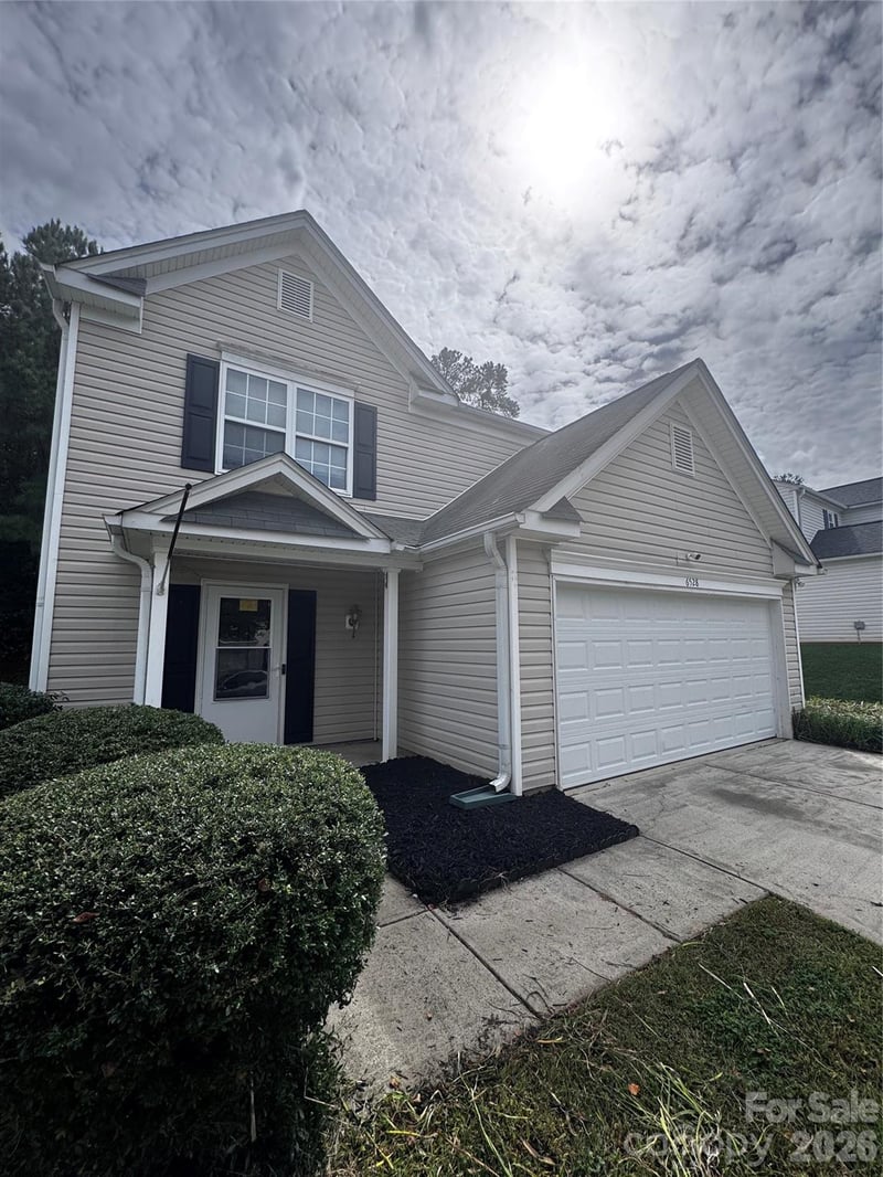6528 Forest Cross Dr, Charlotte, NC 28216