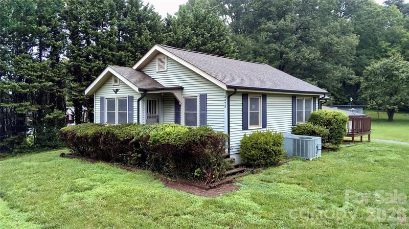 2475 Shelton Ave, Statesville, NC 28677