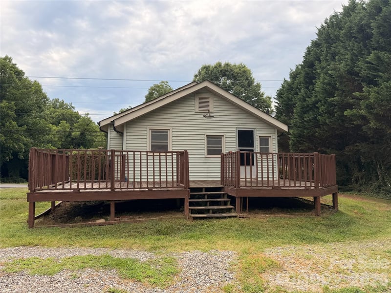 2475 Shelton Ave, Statesville, NC 28677