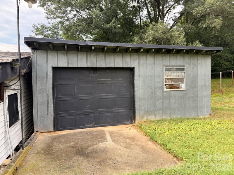 2475 Shelton Ave, Statesville, NC 28677