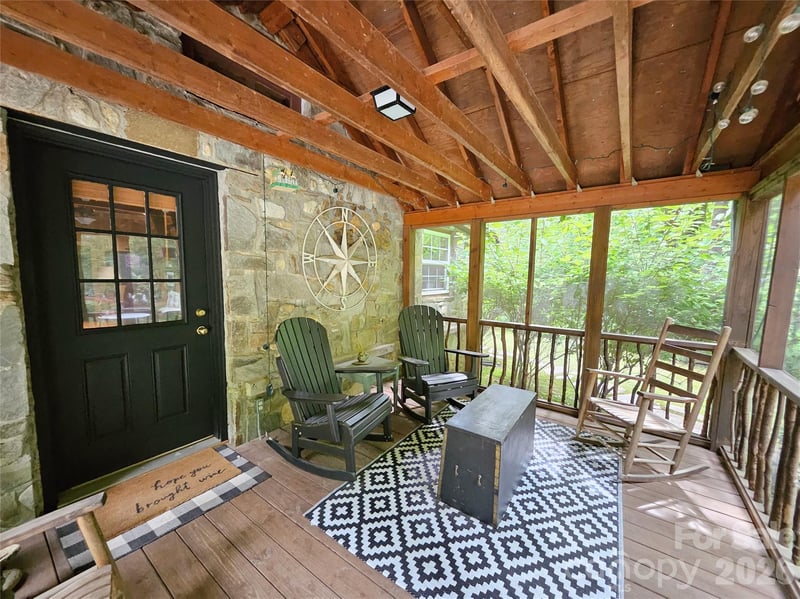 33 Tennis Court Rd, Burnsville, NC 28714