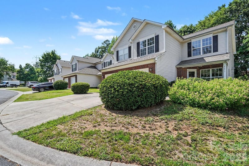 8451 Carolina Lily Ln, Charlotte, NC 28262