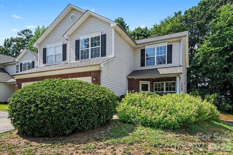 8451 Carolina Lily Ln, Charlotte, NC 28262