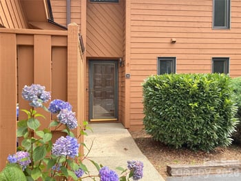 25 Village Dr #25, Asheville, NC 28803