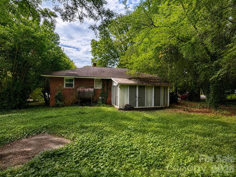139 Southwold Dr, Charlotte, NC 28217
