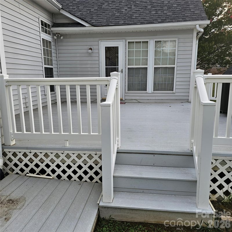 4022 Meadowview Hills Dr, Charlotte, NC 28269