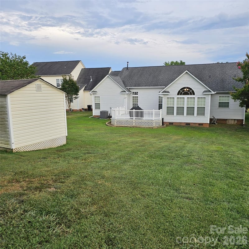 4022 Meadowview Hills Dr, Charlotte, NC 28269