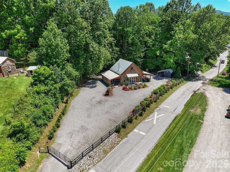 258 Vance St, Waynesville, NC 28786