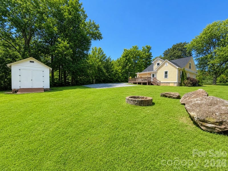 708 Grove St, Lincolnton, NC 28092