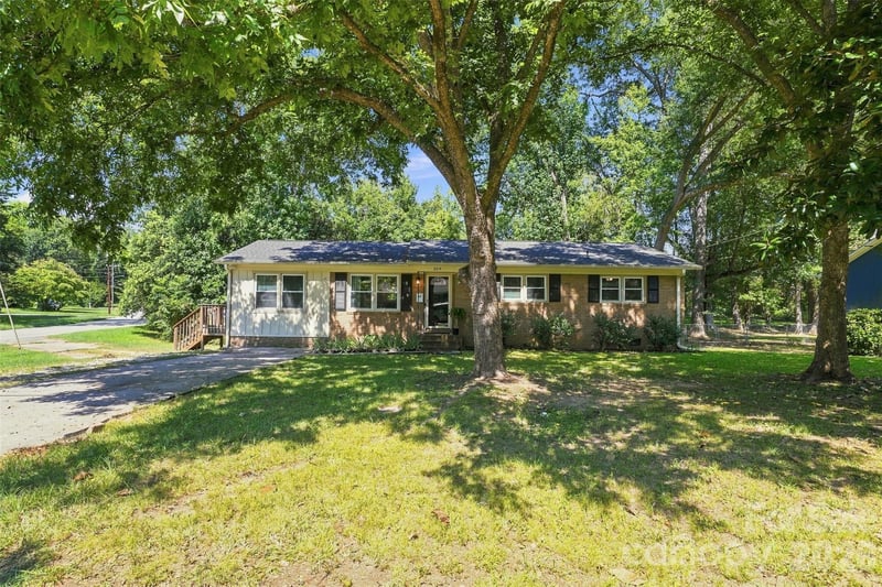 209 Azalea Rd, Lancaster, SC 29720