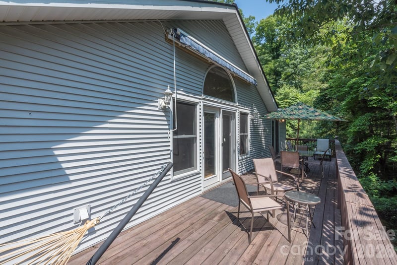 275 Allen Mountain Dr, Black Mountain, NC 28711