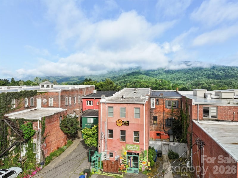 142 Main St, Waynesville, NC 28786