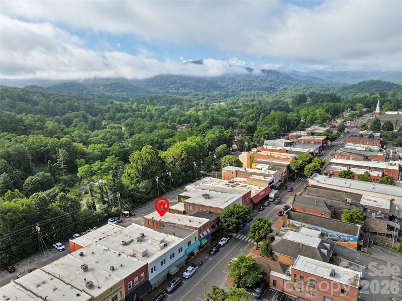 142 Main St, Waynesville, NC 28786