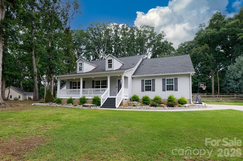 597 Sand Trap Dr, York, SC 29745