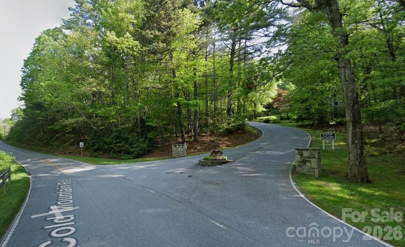 000 Hawk Mountain Rd, Lake Toxaway, NC 28747