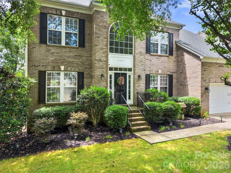557 Fair Oaks Dr, Fort Mill, SC 29708
