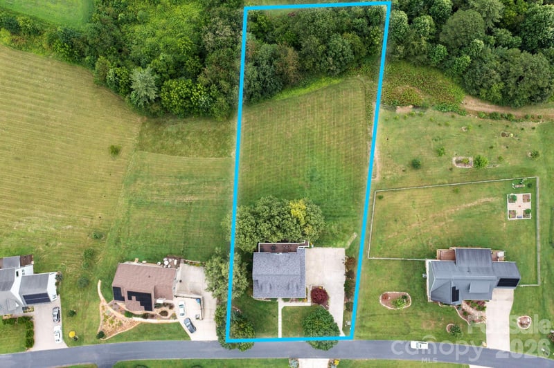 93 Big Sky Dr, Leicester, NC 28748