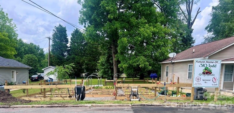 310 Todd St, Belmont, NC 28012