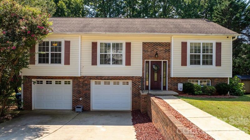 3105 Kay St, Conover, NC 28613