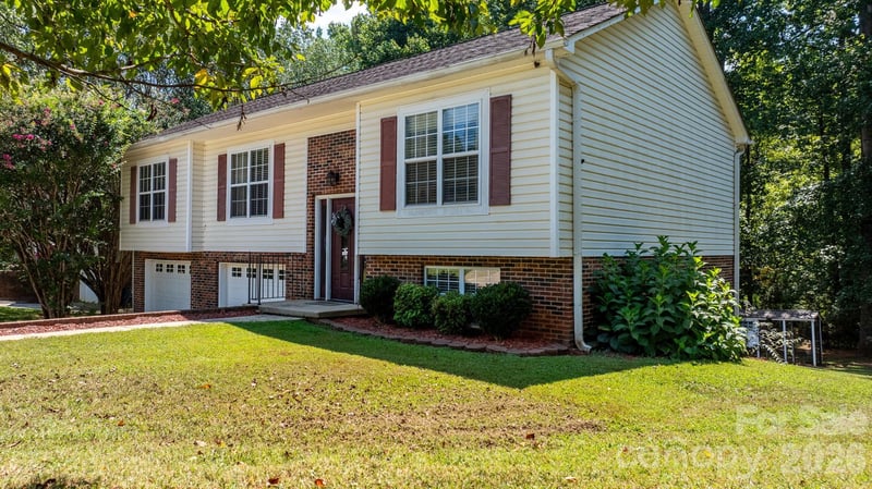 3105 Kay St, Conover, NC 28613