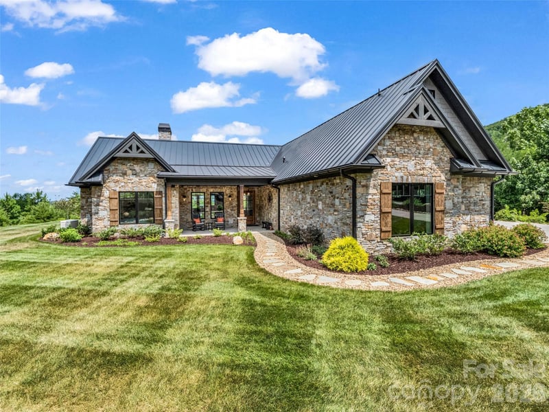 251 Stafford Ln, Mill Spring, NC 28756