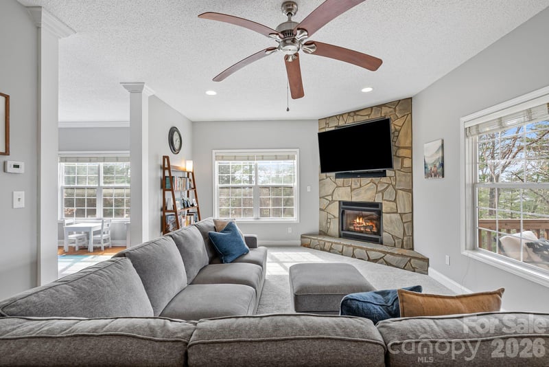 505 Kings Rg, Asheville, NC 28804
