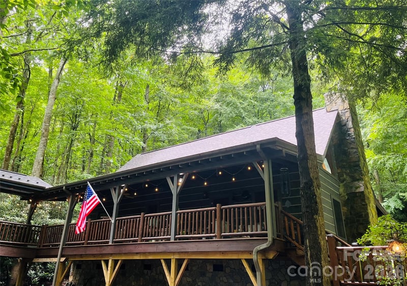 6 Laurel Branch Dr, Black Mountain, NC 28711