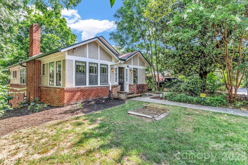 22 Fenner Ave, Asheville, NC 28804